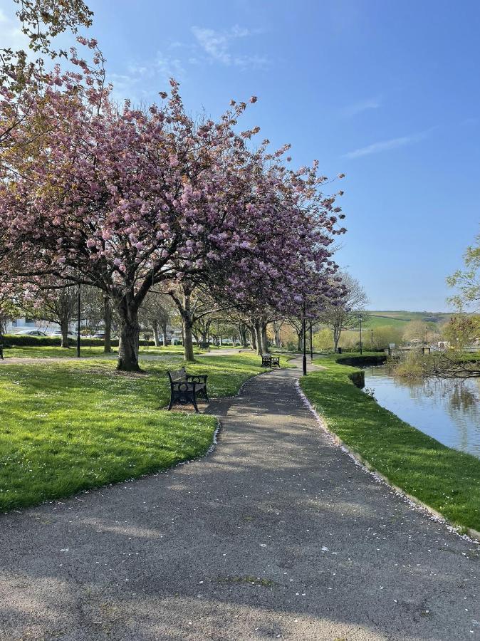 2 Chatsworth Riverscape Apartments - Peaceful Apartment In Great Location With Free Parking Overlooking The Gannel Just A Short Walk From Newquays Incredible Beaches And Local Amenities Ньюки Экстерьер фото